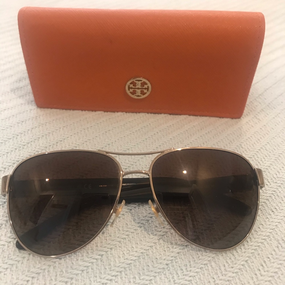 Tory Burch Aviator Polarized Sunglasses and case
